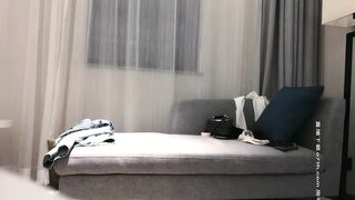 【小宝寻花】约了个高颜值白衣马尾妹子，舌吻口交翘屁股后人床边大力猛操