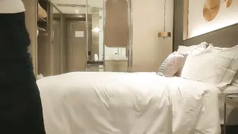 网约大圈外围女神，175cm，22岁，极品大长腿，大展神威，干成大字型瘫软在床