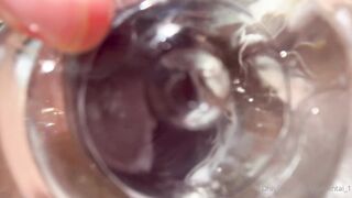 水晶棒自慰都可以看到阴道了