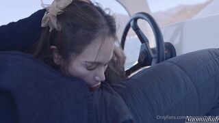 我很尴尬，因为在约会时我全身的衣服都被撕破了。