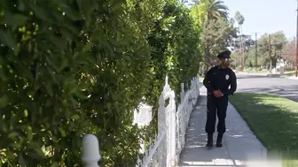 寂寞人妻欲求不满勾引巡逻小哥