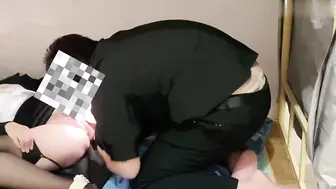 真实乱伦 阴阳颠倒外甥宿舍口爆舅妈吞下满嘴白浆 突破传统伦理道德观 体验到颤栗与兴奋