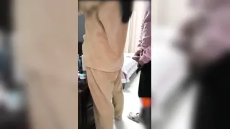 真实家庭乱伦 趁着嫂子看片自慰强劲了她