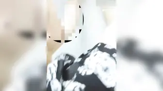 重磅泄密，乱伦快手直播巨乳表姐，大神乱伦表姐又强上表姐闺蜜
