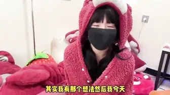 精选网黄樱花小猫电竞房里女友的第一次 激烈的节奏中感受前所未有的快感。 这是一场野蛮的征服，也是一次甜蜜的邂逅