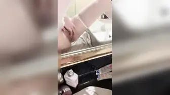 抖音反差小萝莉幸酱看着清纯可爱的私底发骚给金主爸爸看