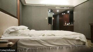 3000约极品外围，23岁，170cm，极品美胸，撩人水平一流，前凸后翘，绝美尤物值得一干