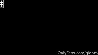 继母的肉体性教育 - 续 StepMom’s Masturbation before Sex Educationbr  br  乖继子从门缝看见继母发浪 - 自